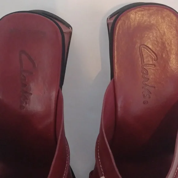 Clarks Vintage Red Leather Sandals SZ.9.5. Criss Cross Design. EUC! - Picture 9 of 10